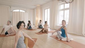 Serrat (u) s Studio Zurich place picture